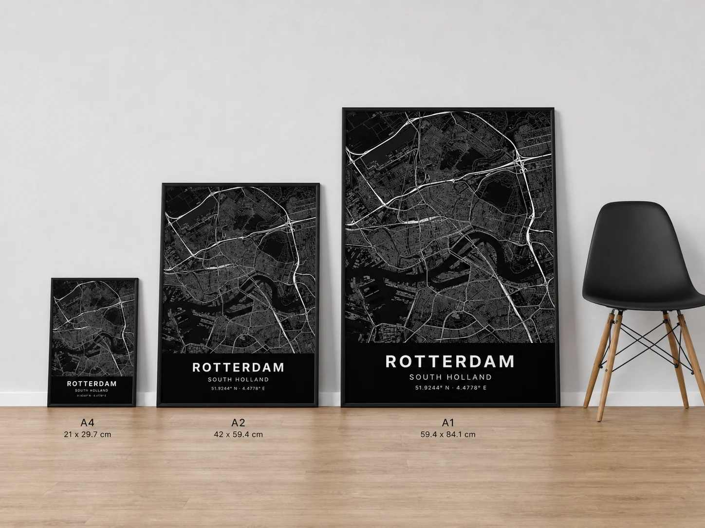 Drie posterformaten naast elkaar op dezelfde muur: A4, A2 en A1